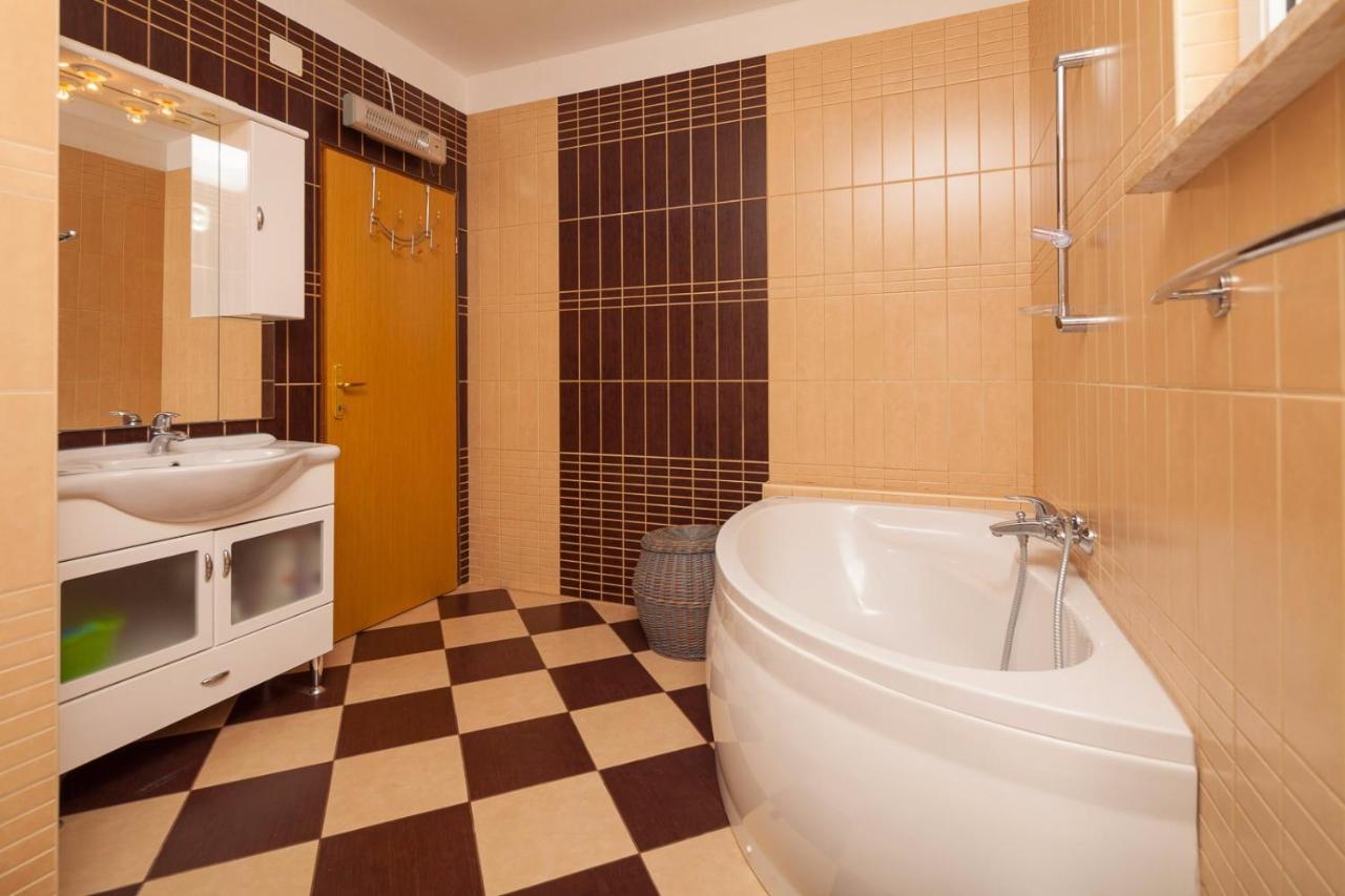 Spacious Apartment With Parking&Garden Marcana Exterior photo